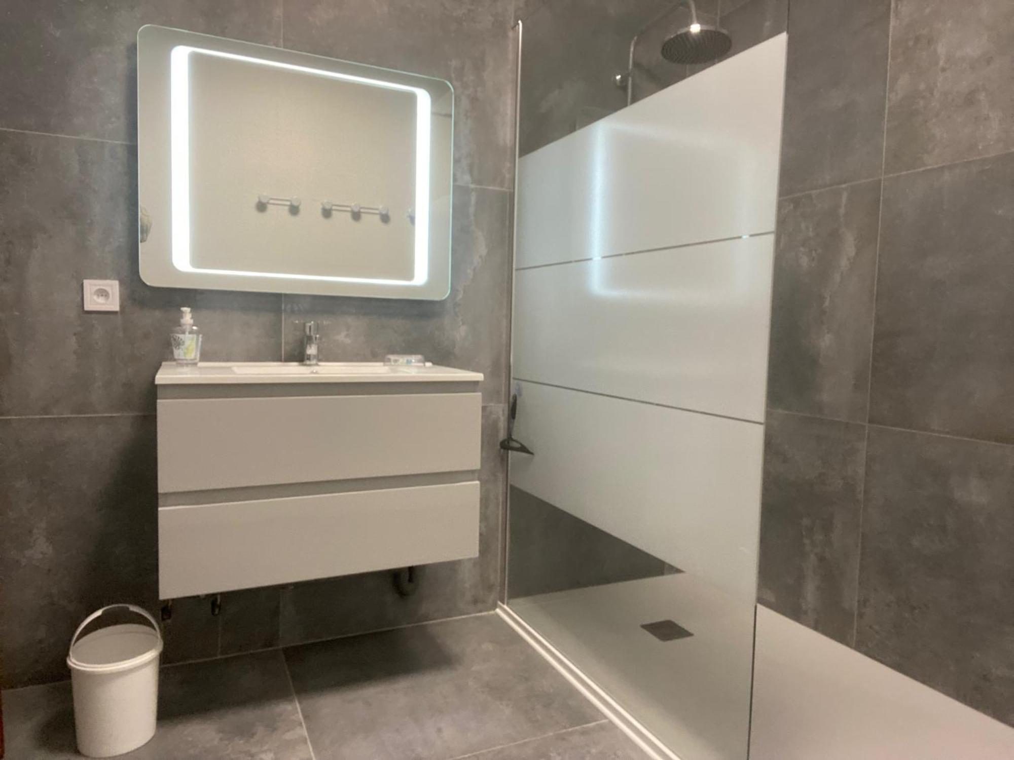 Spacious Flat Close To The Railway Station Troyes Kamer foto