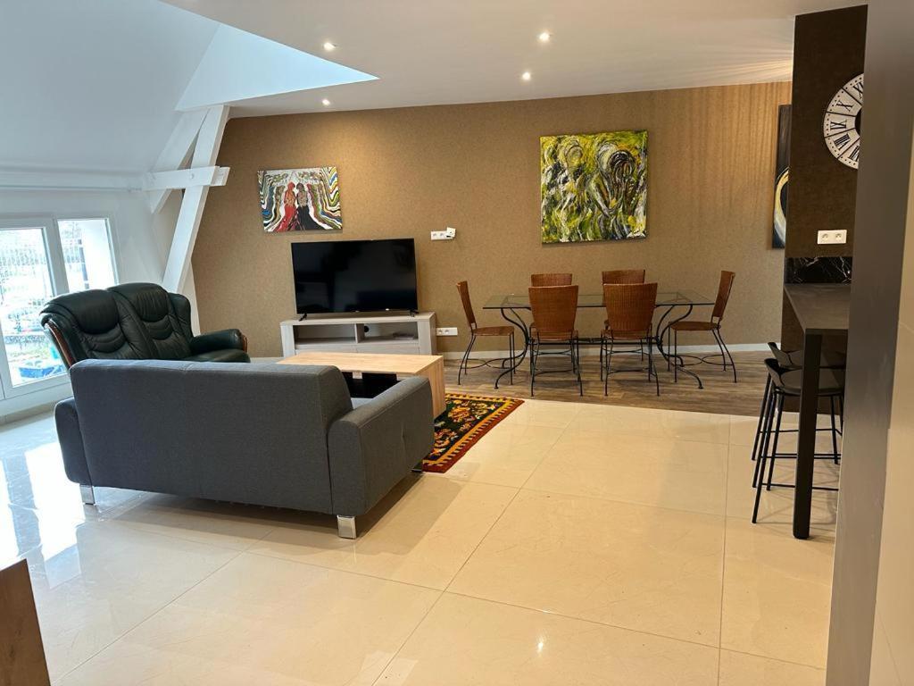 Spacious Flat Close To The Railway Station Troyes Kamer foto